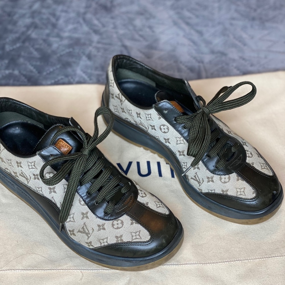 Used Louis Vitton Sneaker - Picture 2 of 8